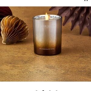 NIB Molton Brown Black Pepper Candle - Brown Gradient